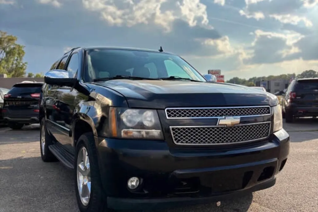 2010 Chevrolet Tahoe LTZ photo 1