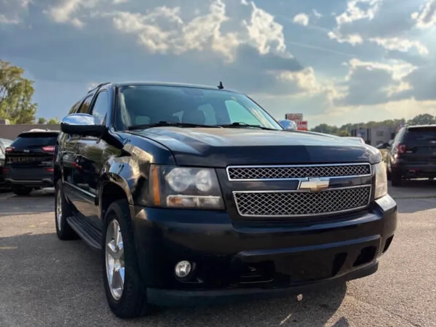 2010 Chevrolet Tahoe LTZ photo 1