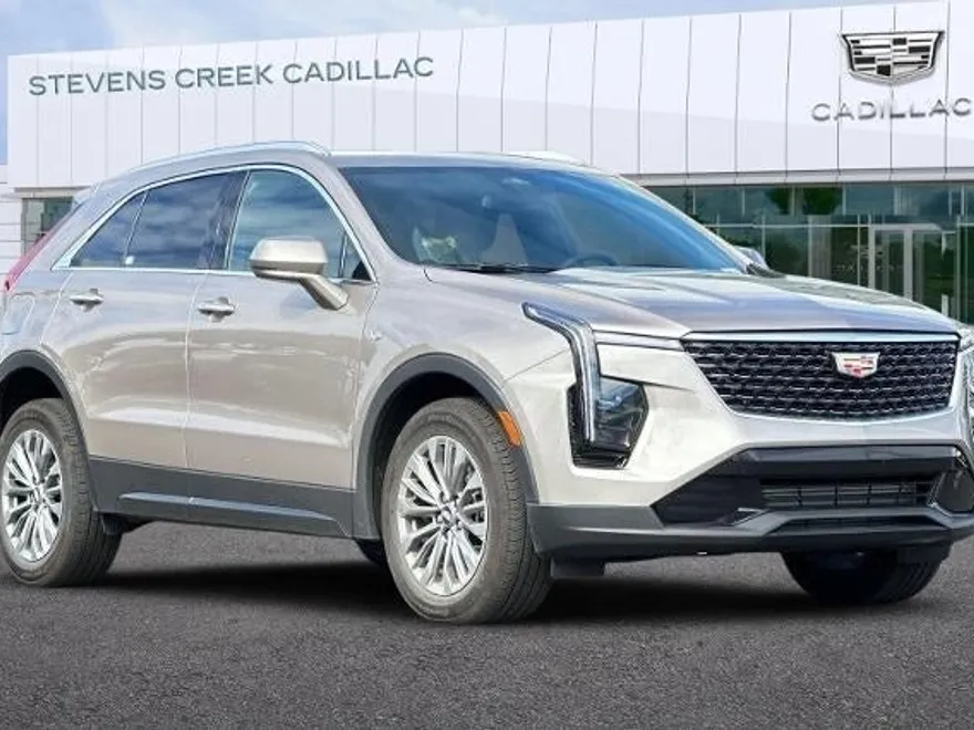 2024 Cadillac XT4 Premium Luxury photo 1