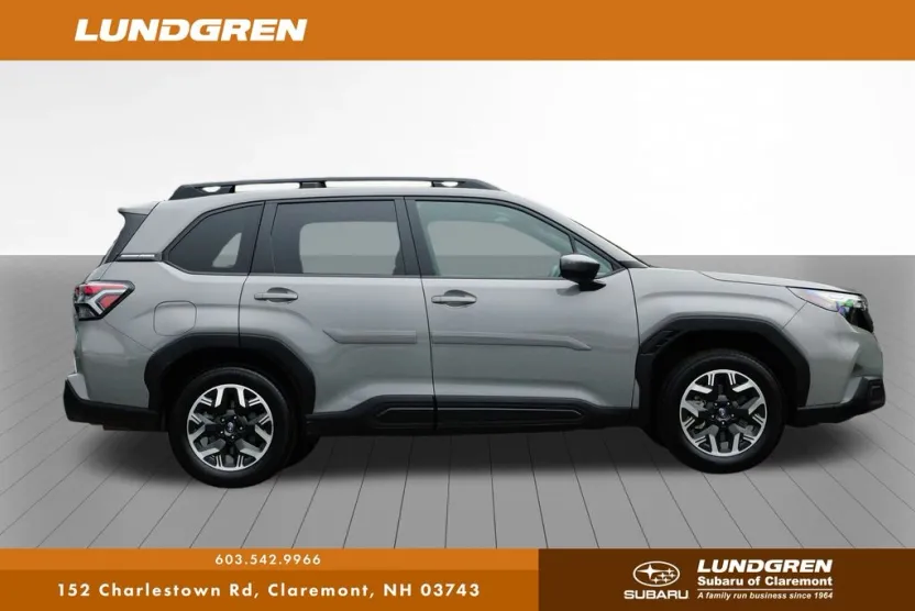 2025 Subaru Forester Premium Base photo 1