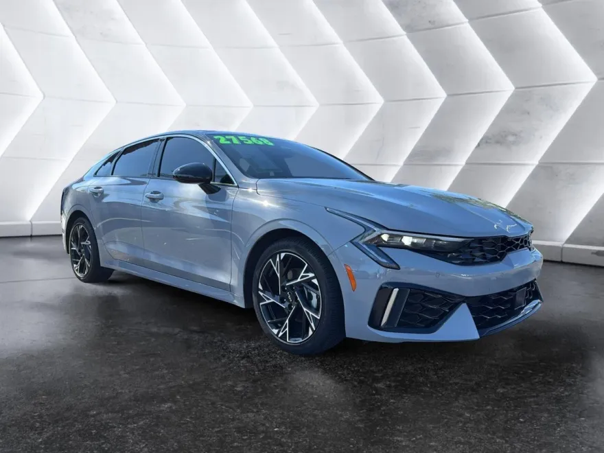 2025 Kia K5 GT-Line photo 1