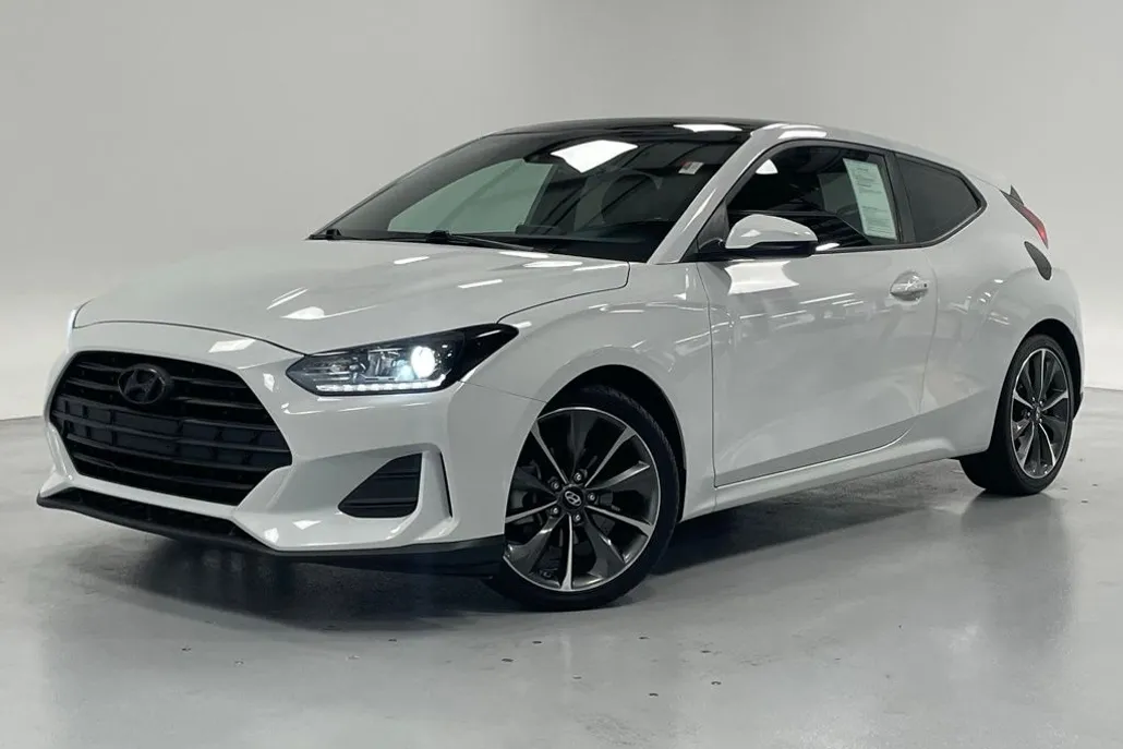 2019 Hyundai Veloster 2.0L Premium photo 1