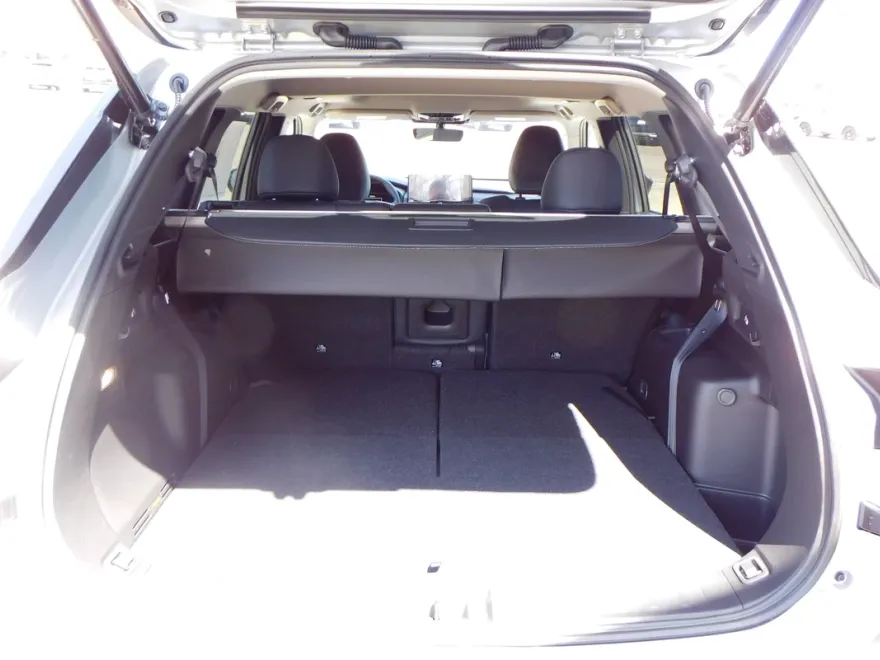 2025 Mitsubishi Outlander SE photo 1