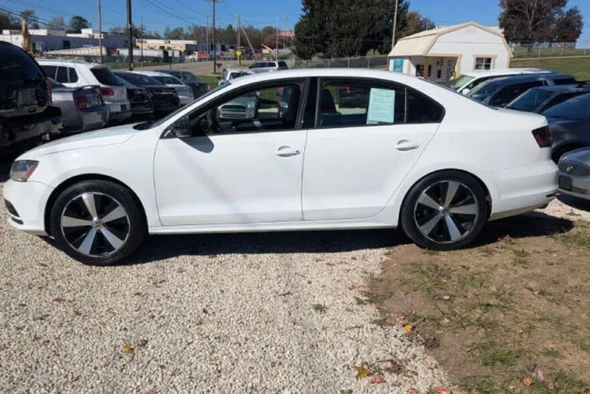 2018 Volkswagen Jetta S photo 1