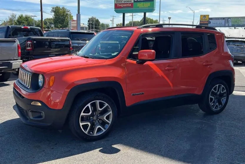 2017 Jeep Renegade Latitude North Edition photo 1