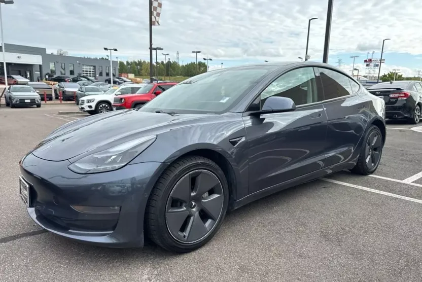 2021 Tesla Model 3 Long Range photo 1