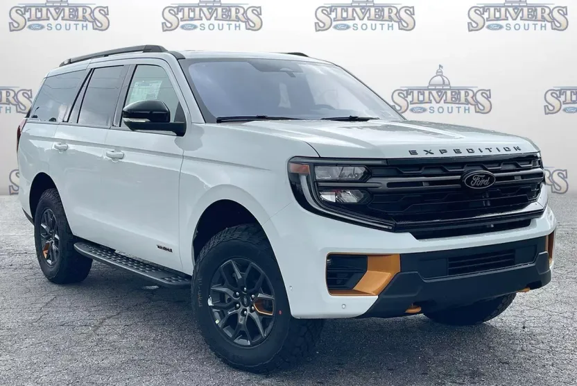 2025 Ford Expedition XLT photo 1