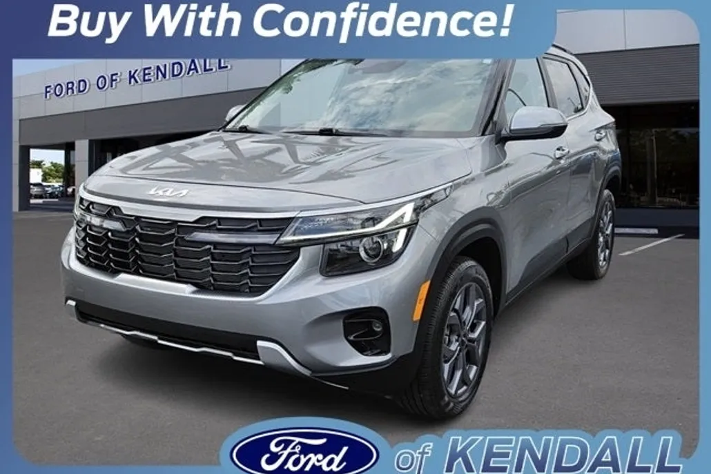2024 Kia Seltos S photo 1