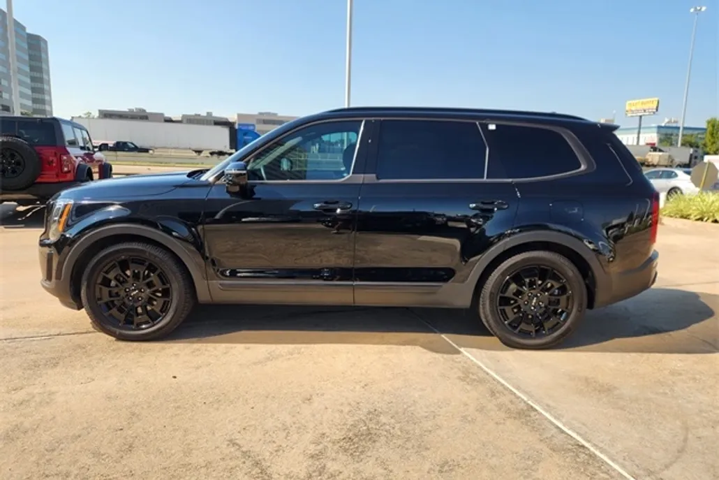 2022 Kia Telluride SX photo 1