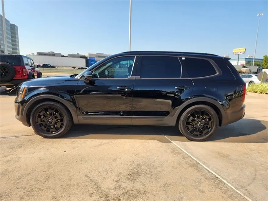 2022 Kia Telluride SX photo 1