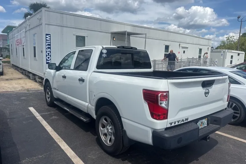 2017 Nissan Titan S photo 1