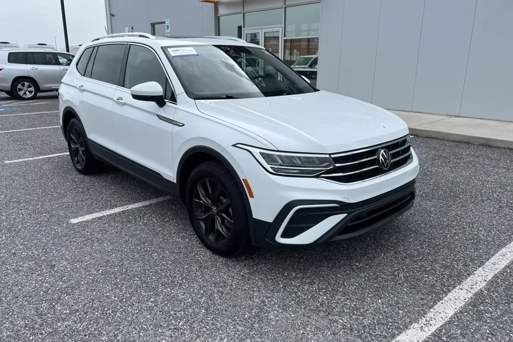 2024 Volkswagen Tiguan SE Wolfsburg Edition photo 1