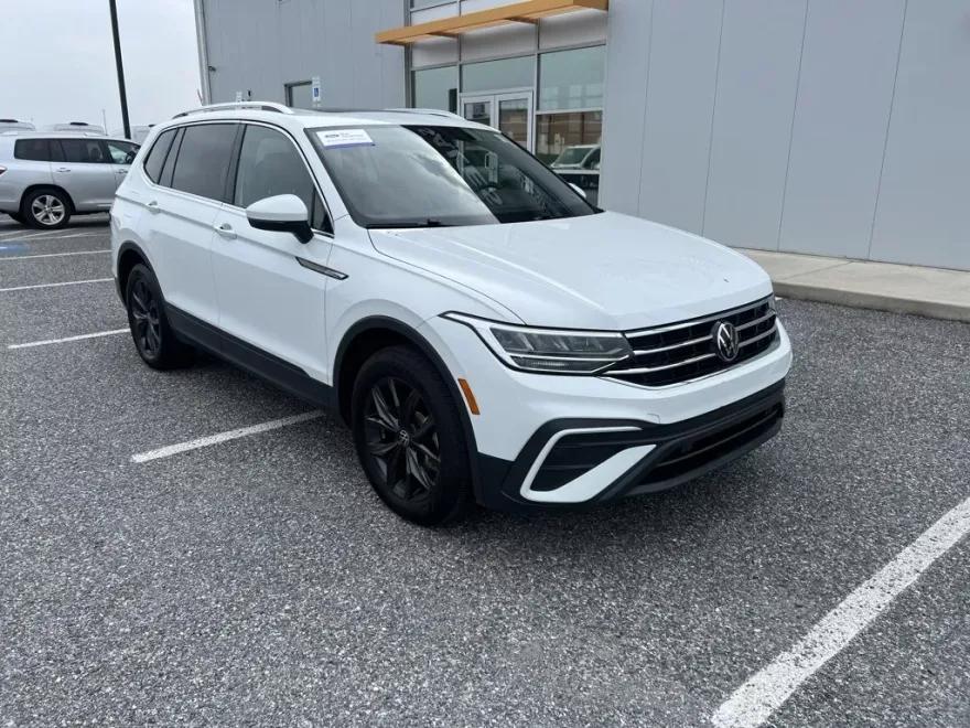 2024 Volkswagen Tiguan SE Wolfsburg Edition photo 1