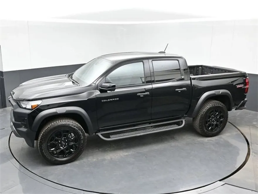 2026 Chevrolet Colorado Trail Boss photo 1