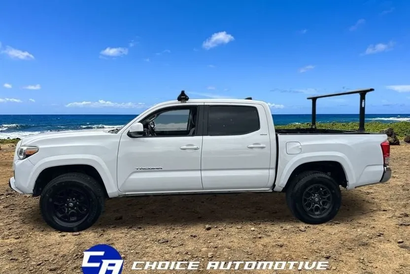 2017 Toyota Tacoma SR5 Double Cab V6 photo 1