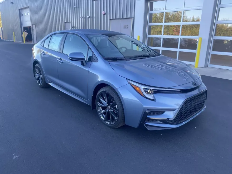 2026 Toyota Corolla SE photo 1