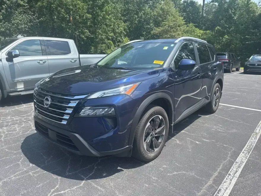 2024 Nissan Rogue SV photo 1
