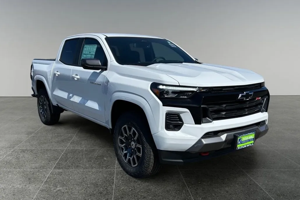 2025 Chevrolet Colorado Z71 photo 1