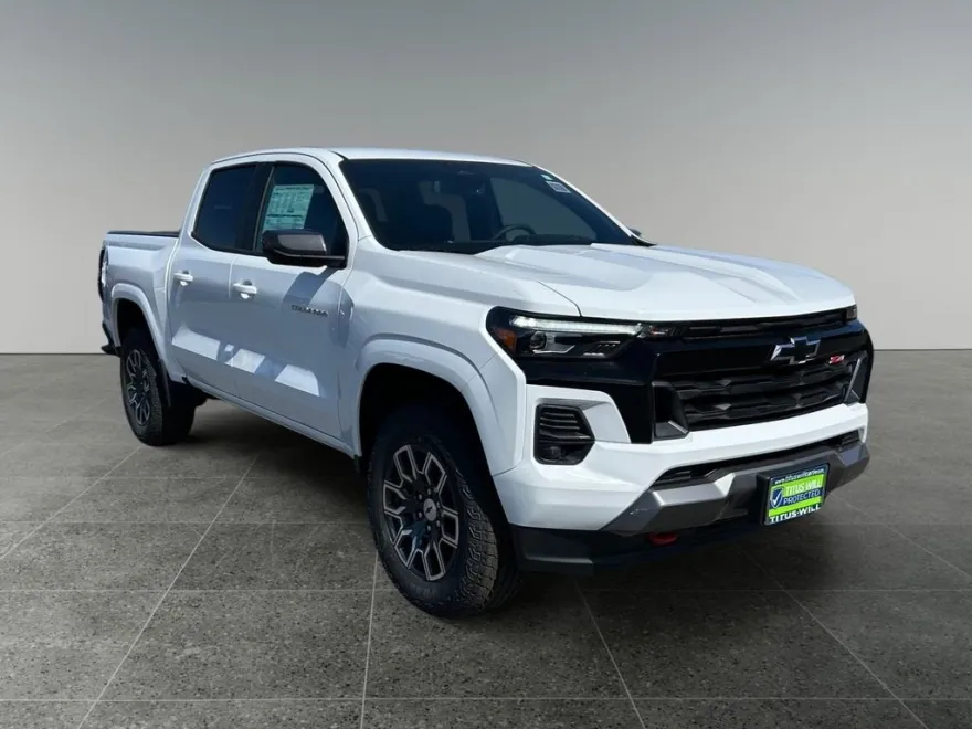 2025 Chevrolet Colorado Z71 photo 1