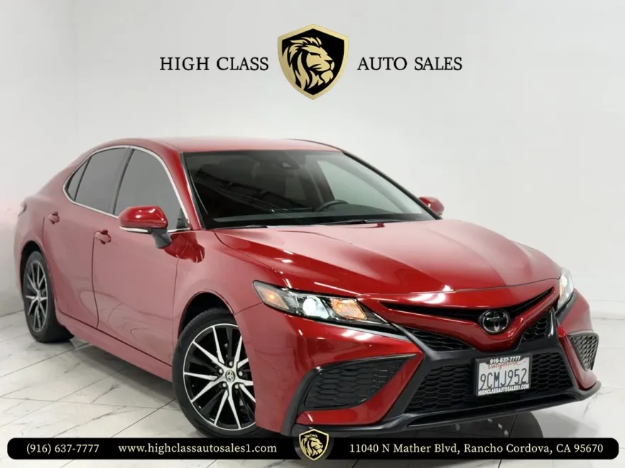 2022 Toyota Camry SE photo 1