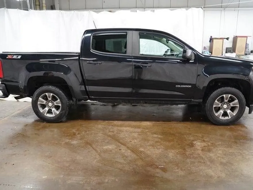 2017 Chevrolet Colorado Z71 photo 1