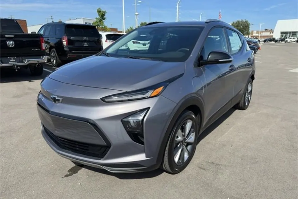2023 Chevrolet Bolt EUV photo 1