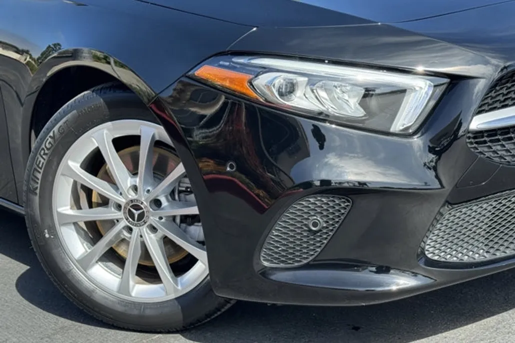 2022 Mercedes Benz A 220 photo 1