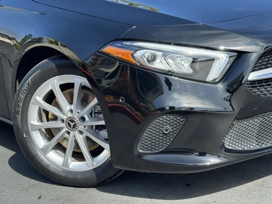 2022 Mercedes Benz A 220 photo 1