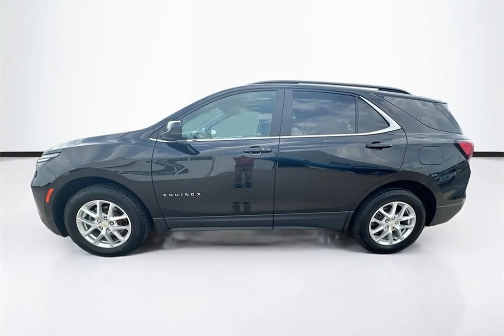2022 Chevrolet Equinox LT photo 1