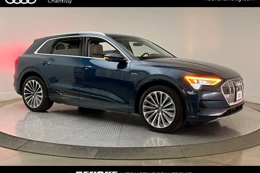 2019 Audi e-tron Prestige photo 1