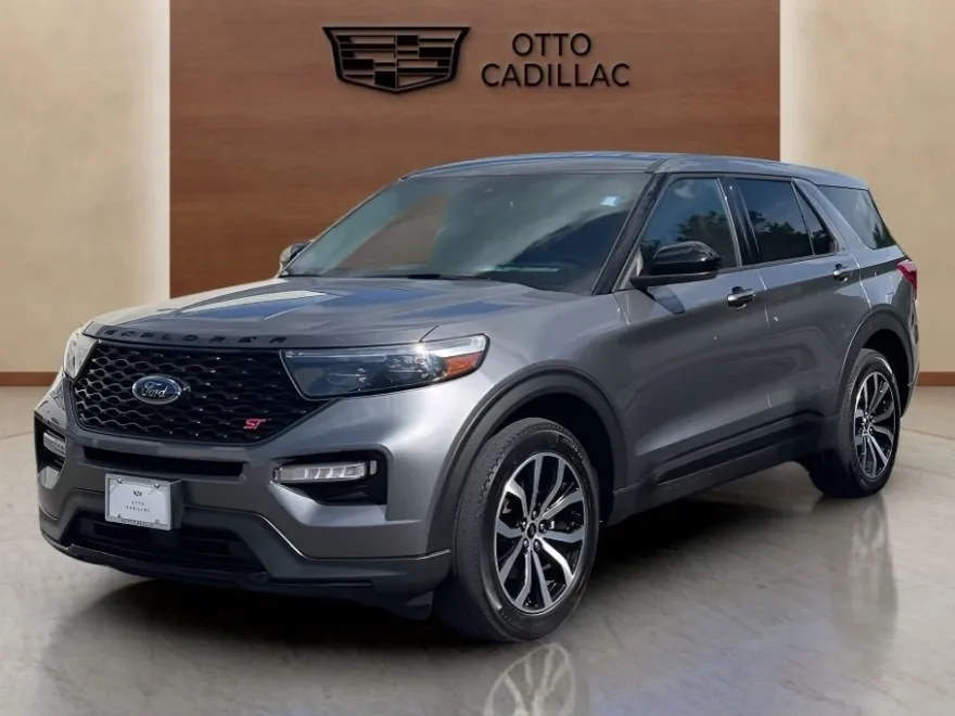 2022 Ford Explorer ST photo 1