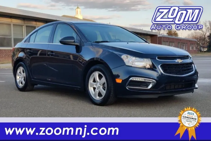 2016 Chevrolet Cruze LT photo 1