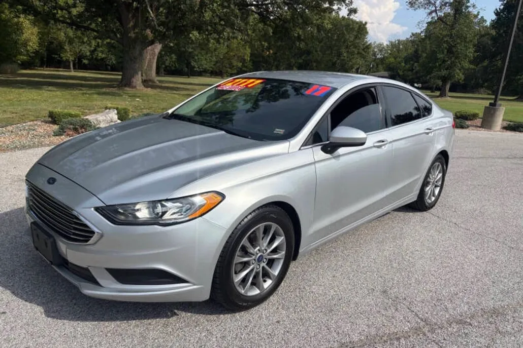 2017 Ford Fusion SE photo 1