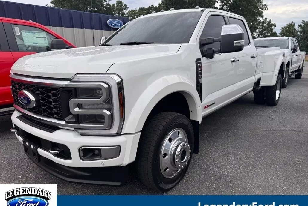 2024 Ford F-450 photo 1