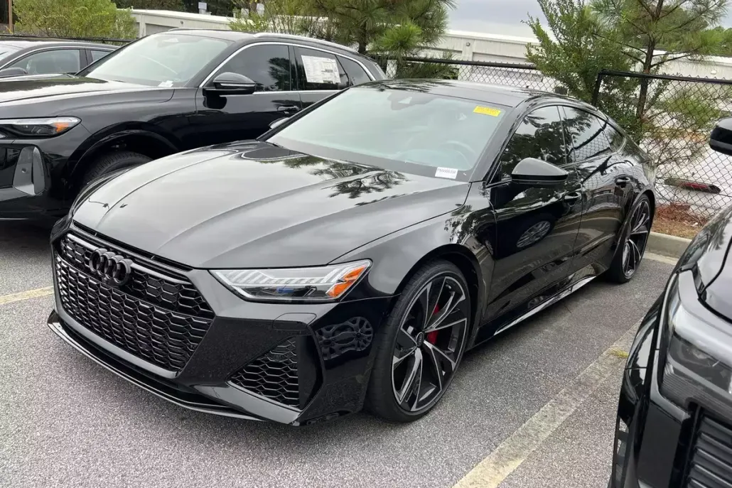 2022 Audi RS 7 Base photo 1