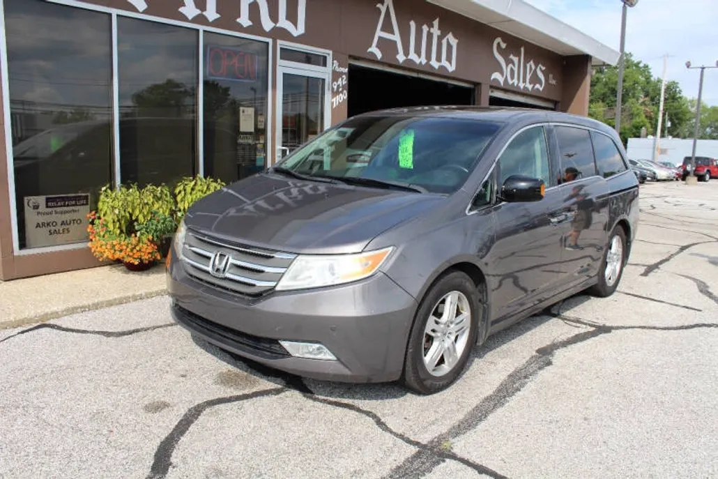2012 Honda Odyssey Touring photo 1