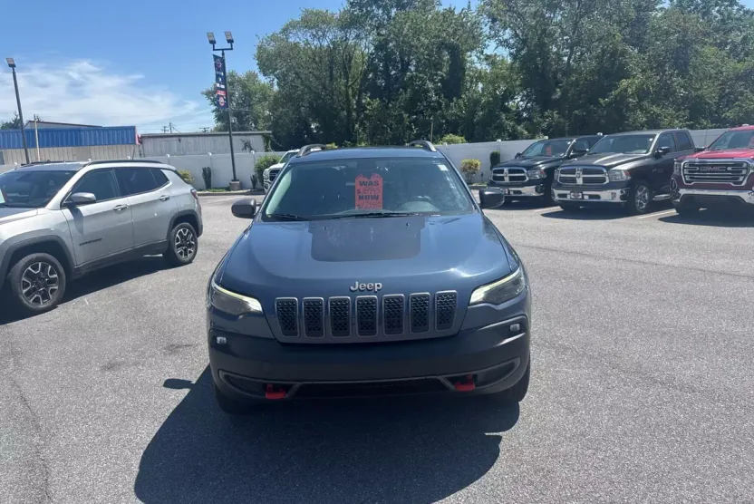 2019 Jeep Cherokee Trailhawk photo 1