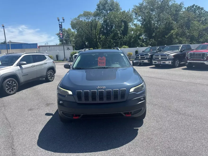 2019 Jeep Cherokee Trailhawk photo 1