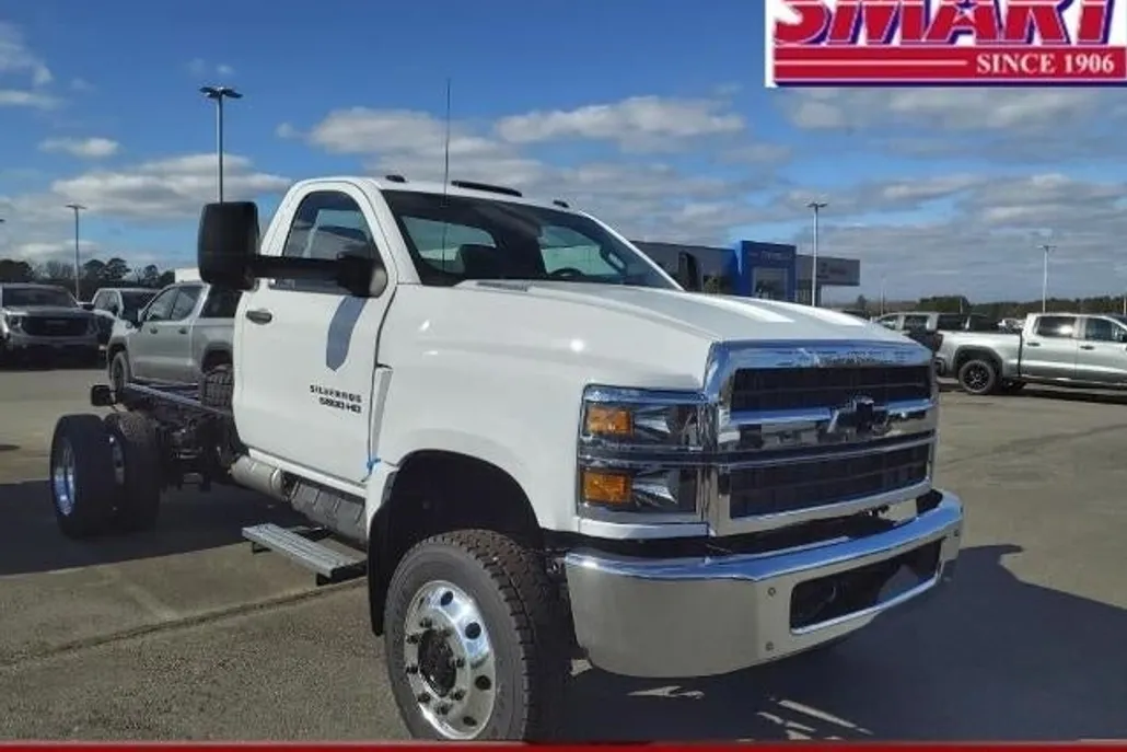 2024 Chevrolet Silverado 5500HD Work Truck photo 1