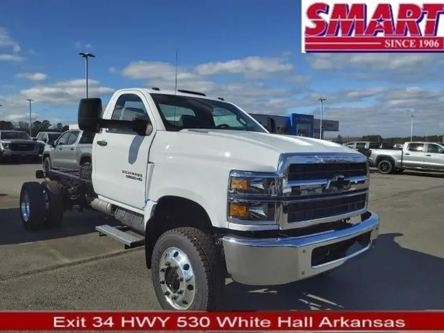 2024 Chevrolet Silverado 5500HD Work Truck photo 1