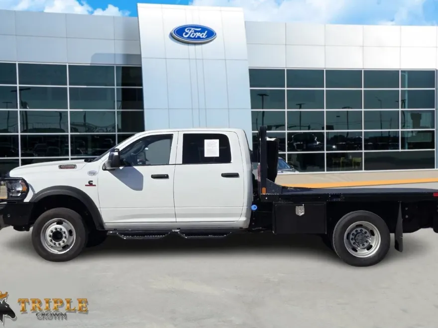 2024 Ram 5500 Tradesman photo 1