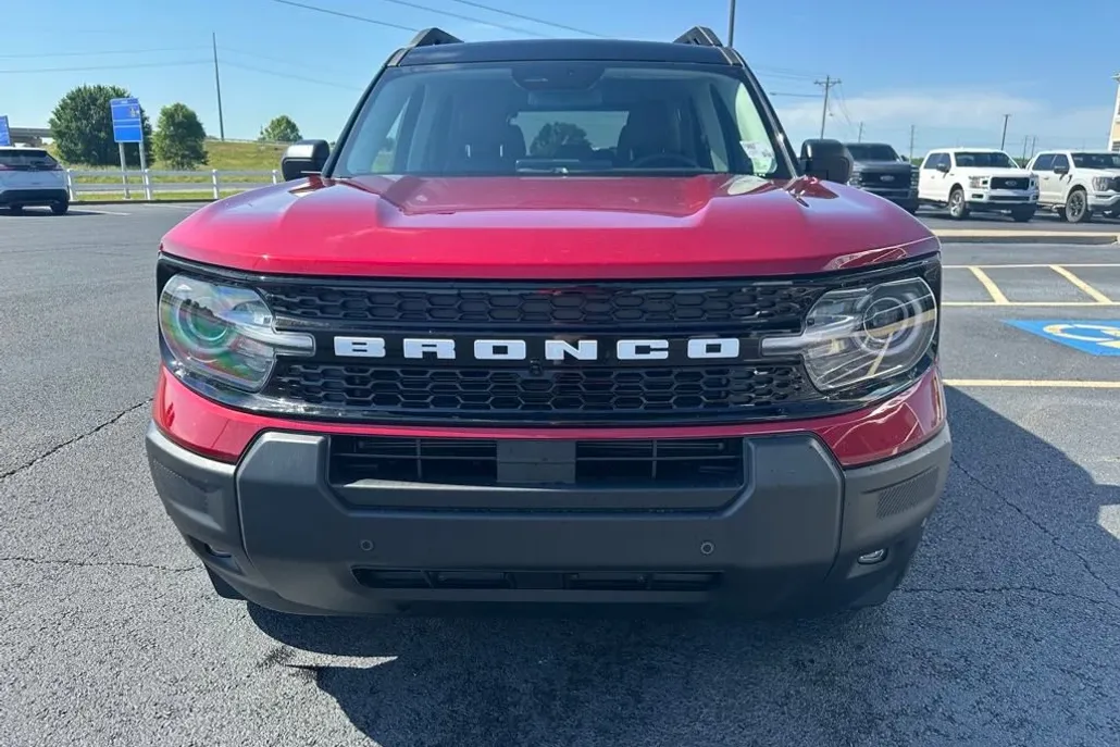 2025 Ford Bronco Sport Outer Banks photo 1