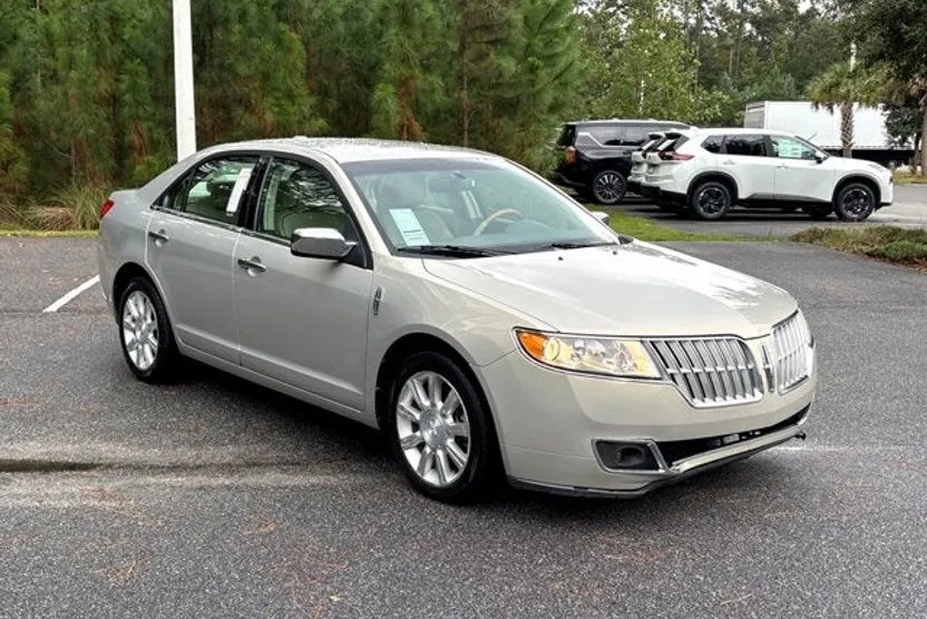 2010 Lincoln MKZ Base photo 1