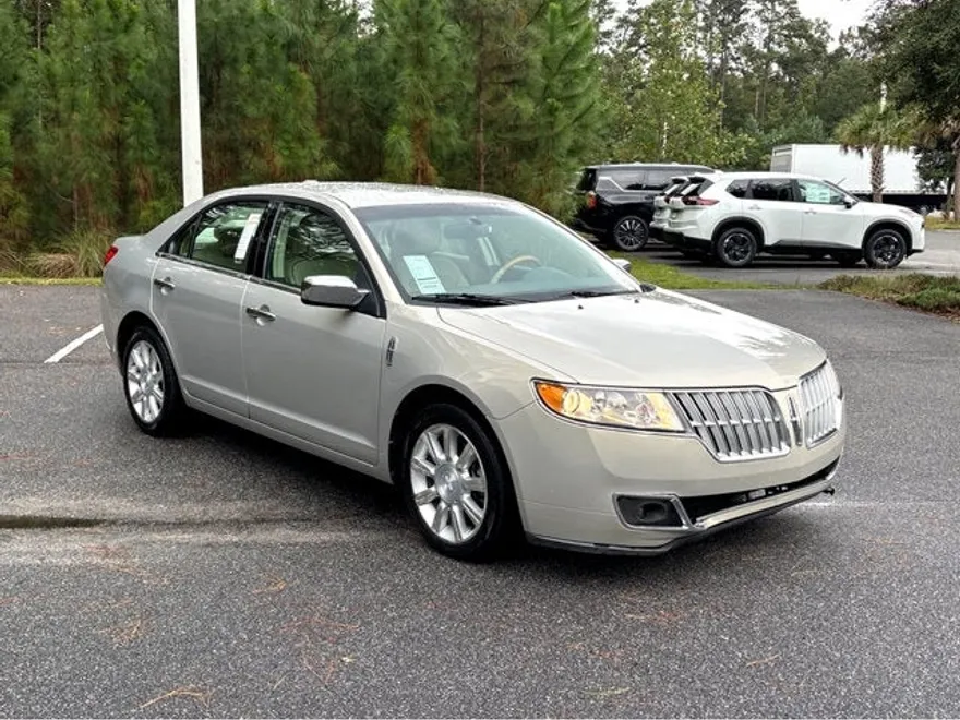 2010 Lincoln MKZ Base photo 1