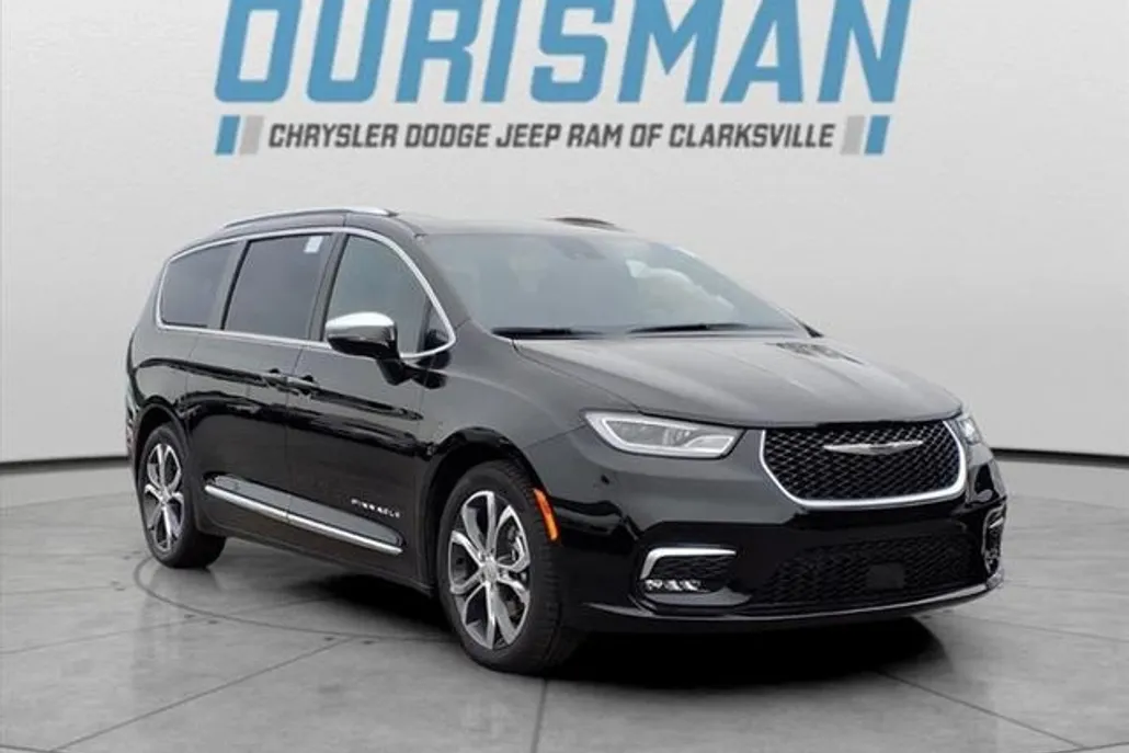 2026 Chrysler Pacifica L photo 1