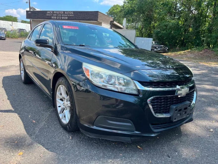 2015 Chevrolet Malibu 1LT photo 1