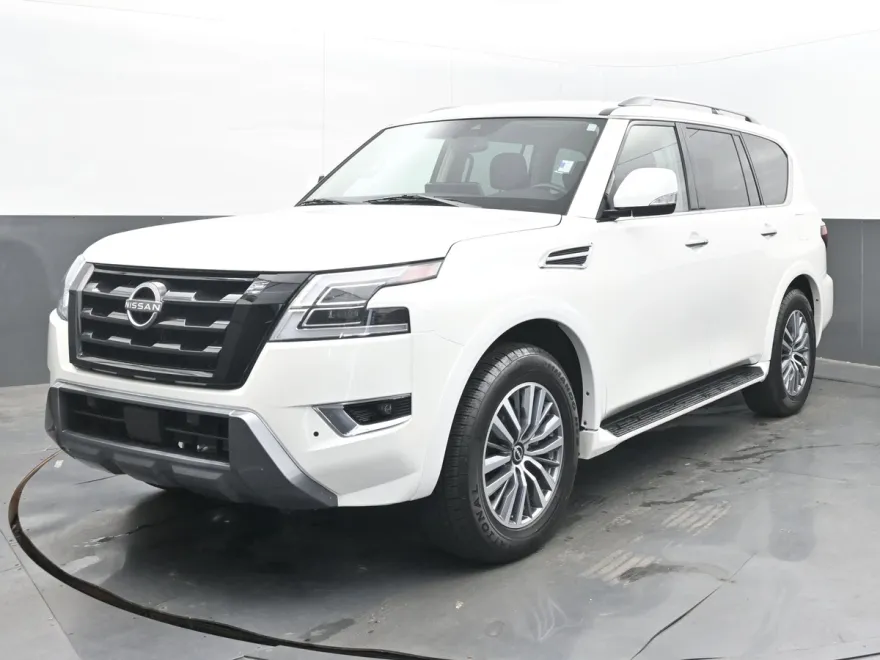 2022 Nissan Armada SV photo 1