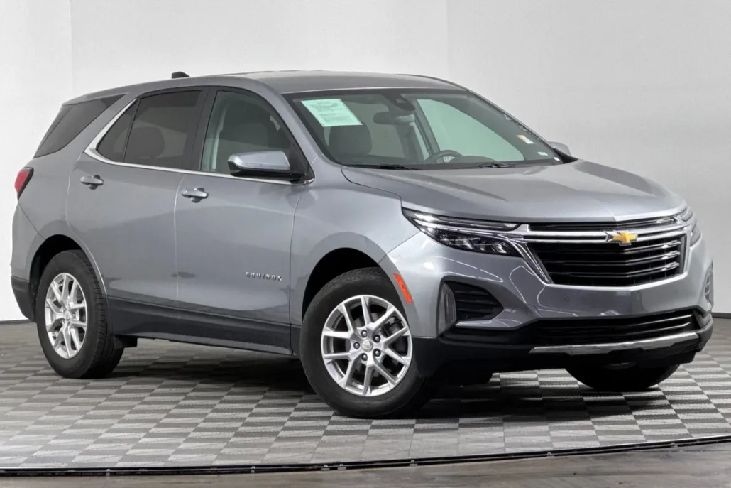 2024 Chevrolet Equinox LT photo 1