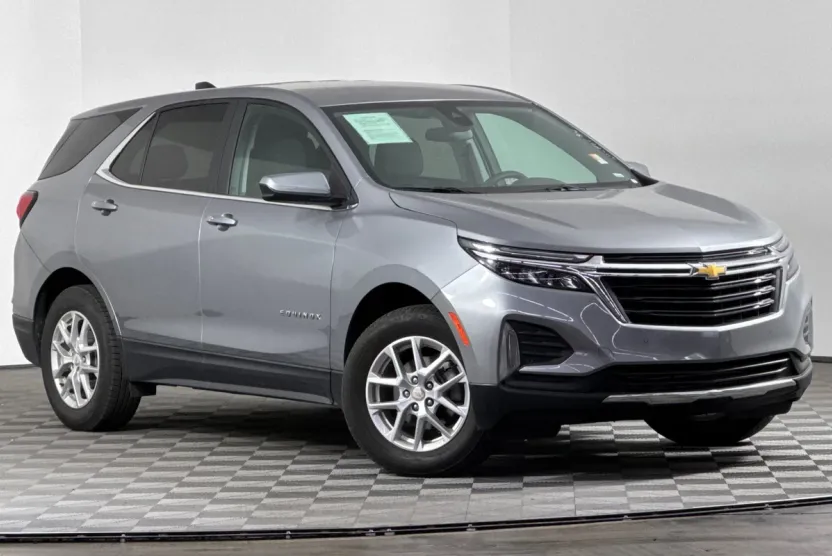 2024 Chevrolet Equinox LT photo 1