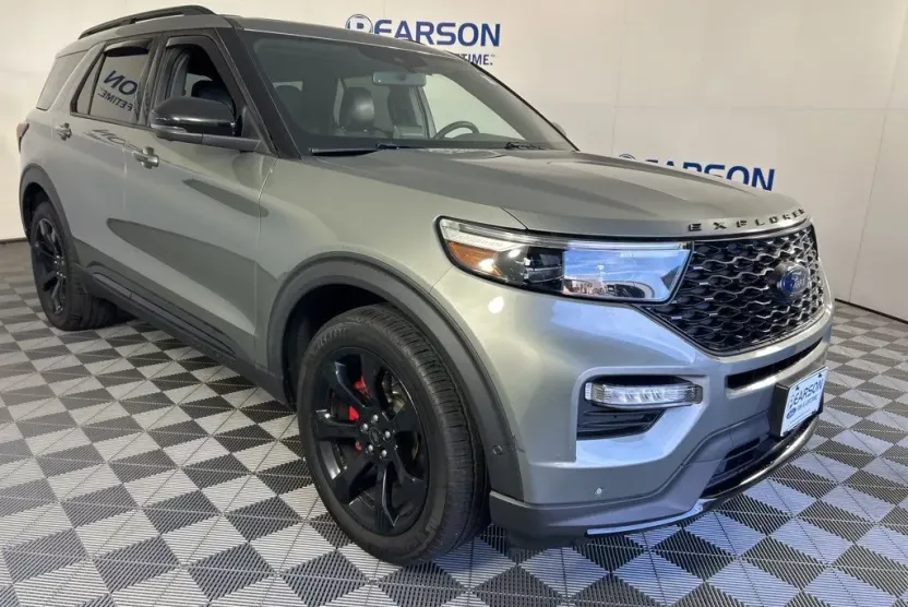 2020 Ford Explorer ST photo 1